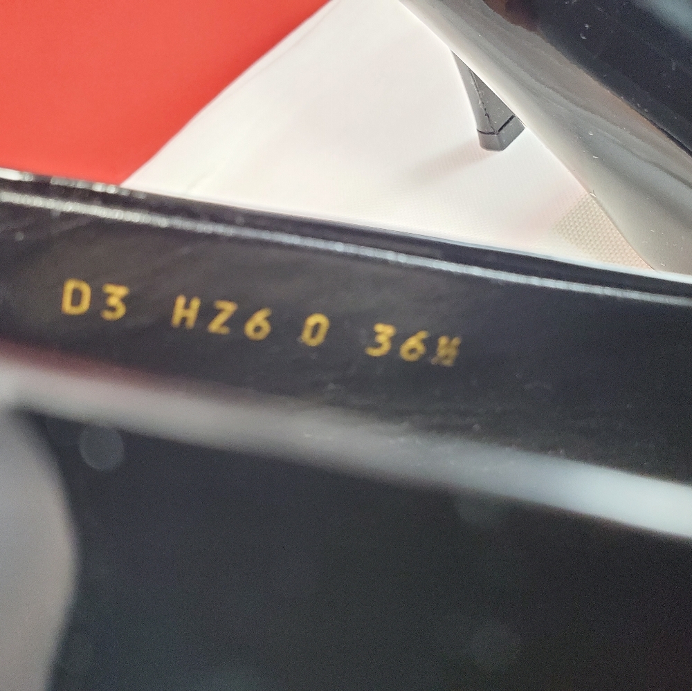 NEW$1250 VALENTINO Rockstud Patent Leather 100 Pumps With Matching Studs Sz 36.5 - Picture 14 of 16